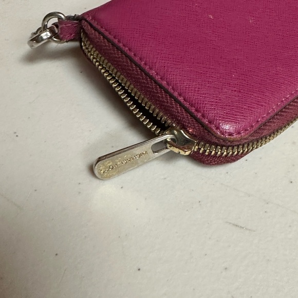 Michael Kors Large Pink Faux Leather Wristlet Wallet - Picture 11 of 12